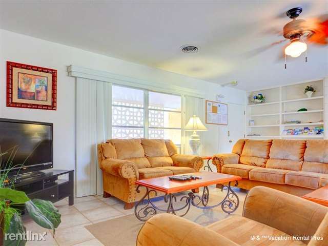 Building Photo - 301 Harbor Dr S