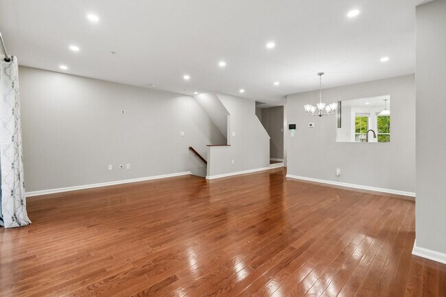 Building Photo - 10737 Kitchener Ct