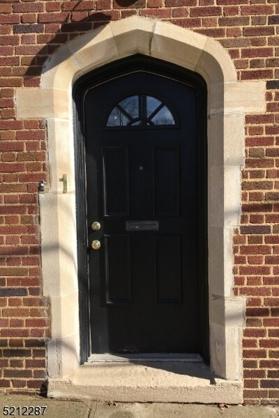 Foto del edificio - 1 Laurel Pl