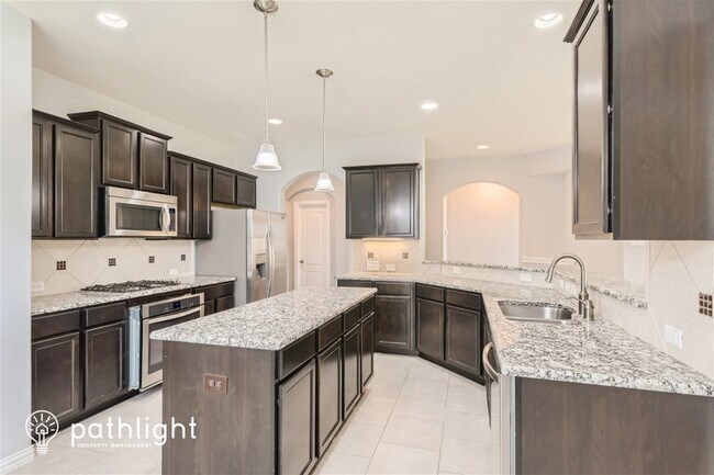 Building Photo - 621 Hot Spring Valley