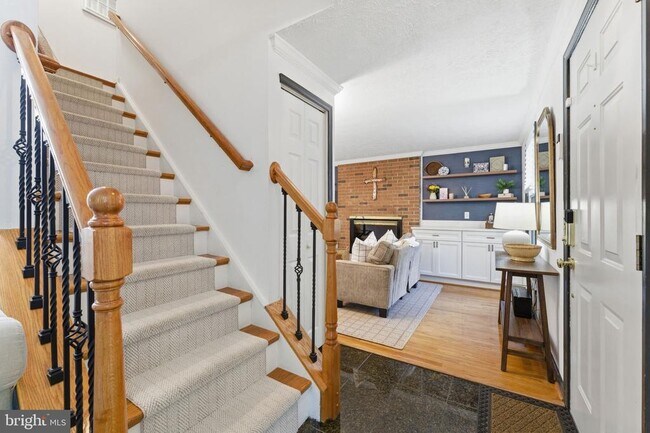 Building Photo - 15730 Vista Dr