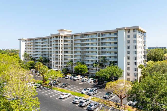 Palm-Aire Building 112