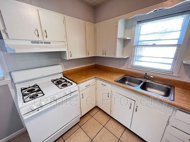 Foto del edificio - 1515 W Waldo Ave