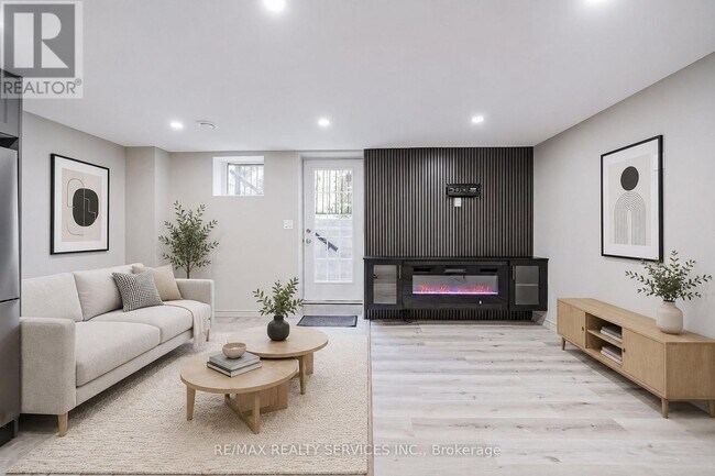 Building Photo - 74 Bremner St