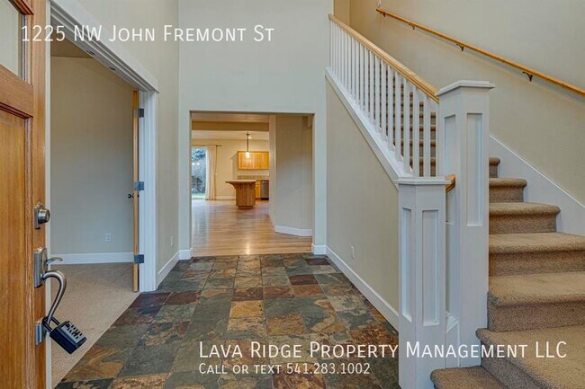 Foto del edificio - 1225 NW John Fremont St