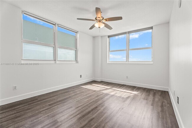 Foto del edificio - 2665 SW 37th Ave