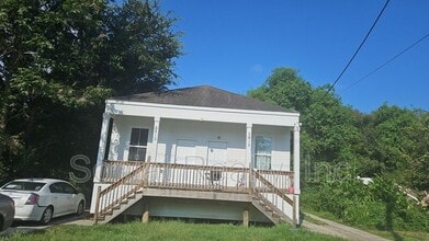 Building Photo - 2810 Spain St