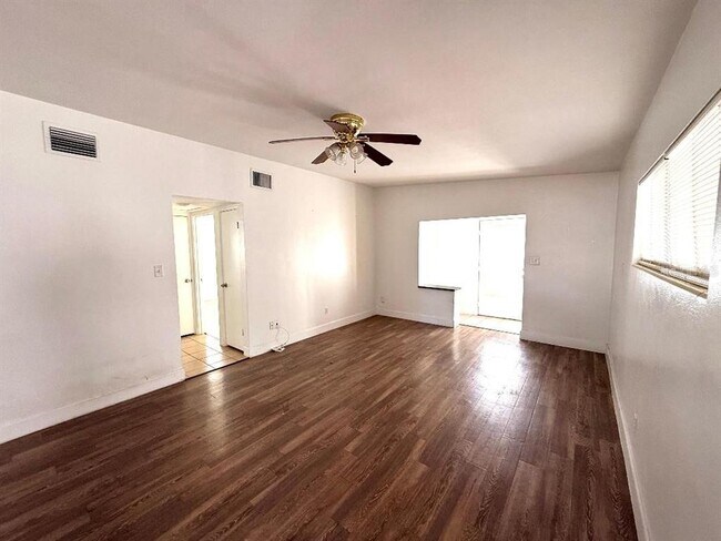 Foto del edificio - 4303 Anderson Rd