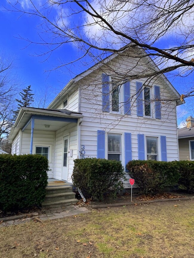 Building Photo - Nice 2-Bedroom Home In a Nice Quiet Neighborhood Near Elkhart General Hospital