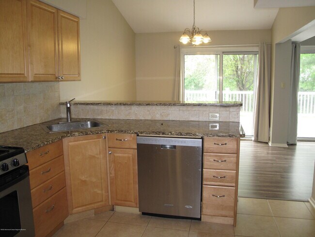 Building Photo - 11 Malibu Dr