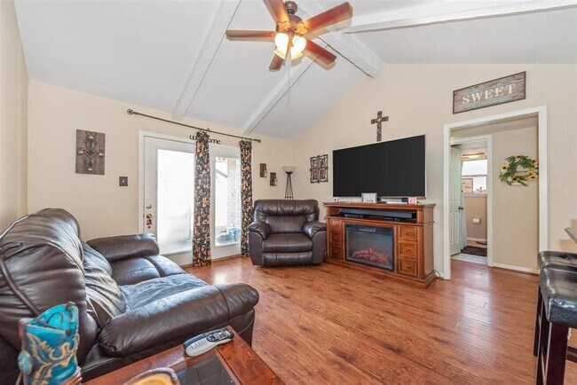 Foto del edificio - 2539 Foliage Green Dr