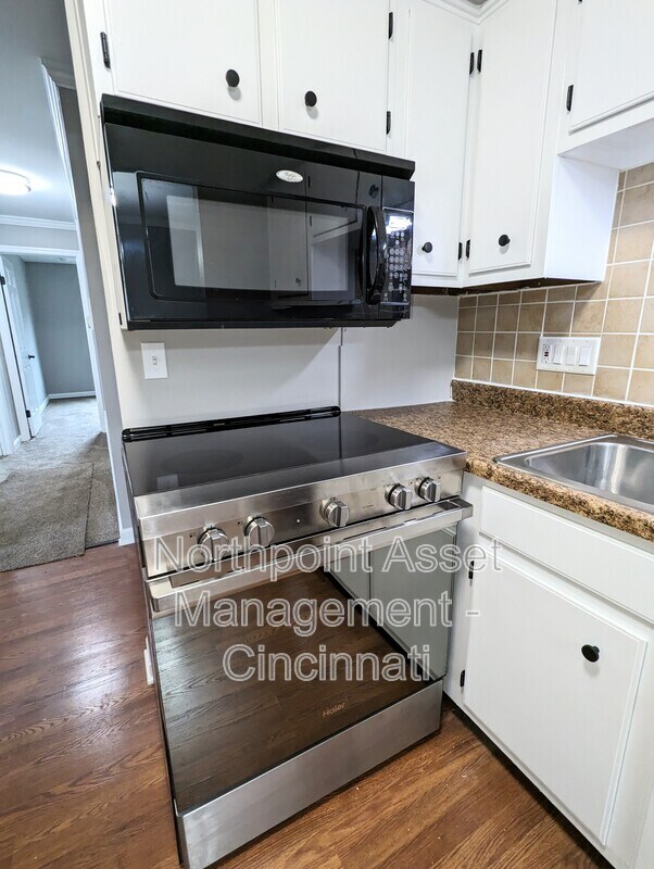 Foto del edificio - 9760 Bunker Hill Ln