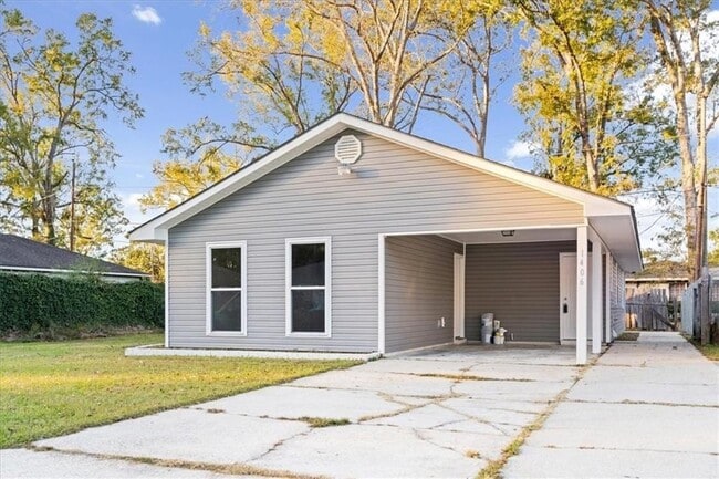 Building Photo - 1406 Hooks Dr