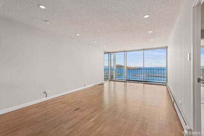 Foto del edificio - 1000 North Point St
