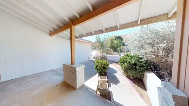 Building Photo - Upgraded Pet Friendly Home with MASSIVE de...