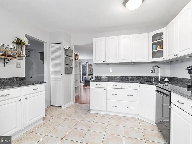 Foto del edificio - 1496 Lowell Ct