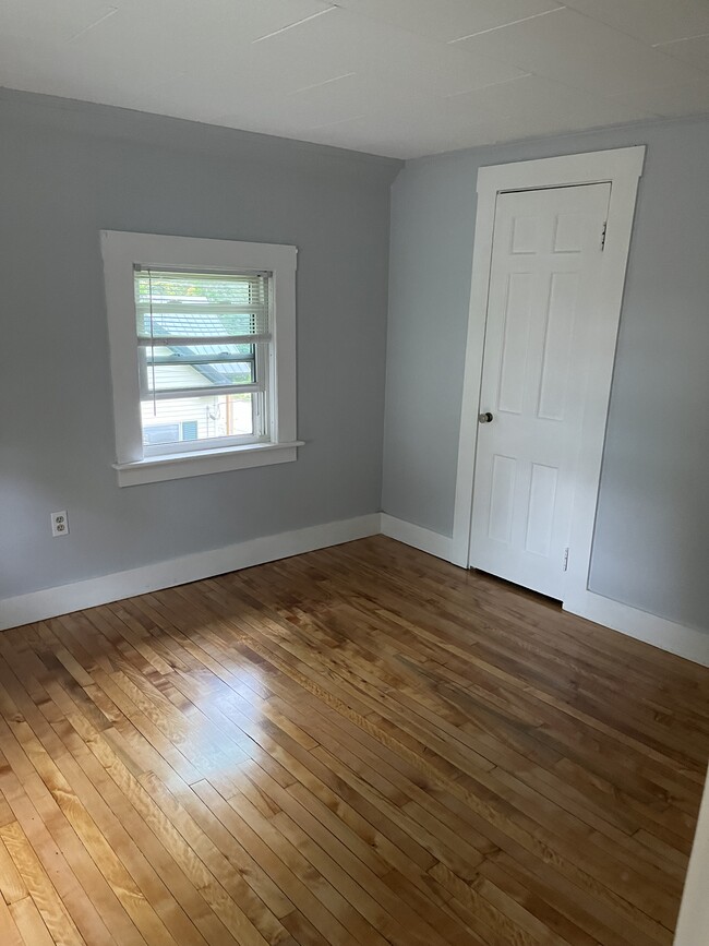 Foto del edificio - 53 Gilford Ave