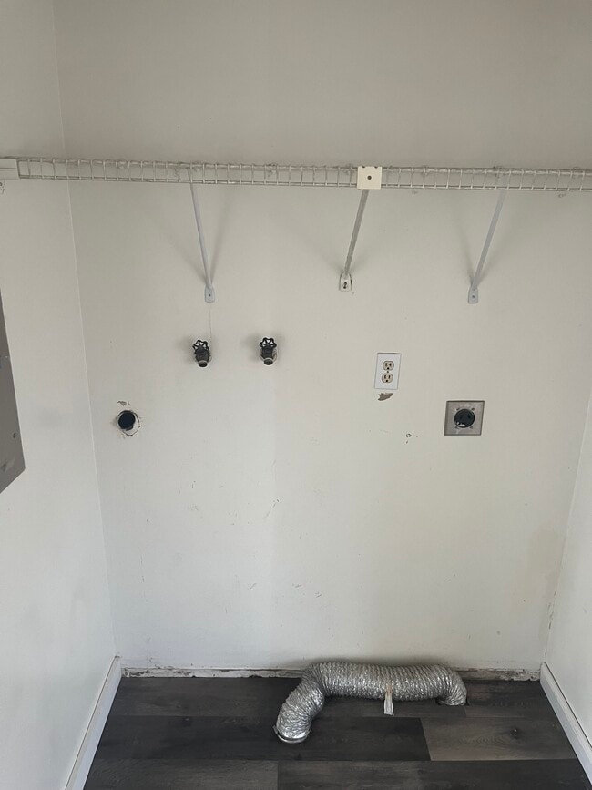 Building Photo - Vernal 4 Plex