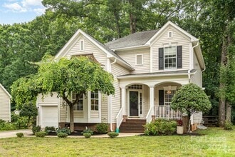 Building Photo - 8256 Chatham Oaks Dr