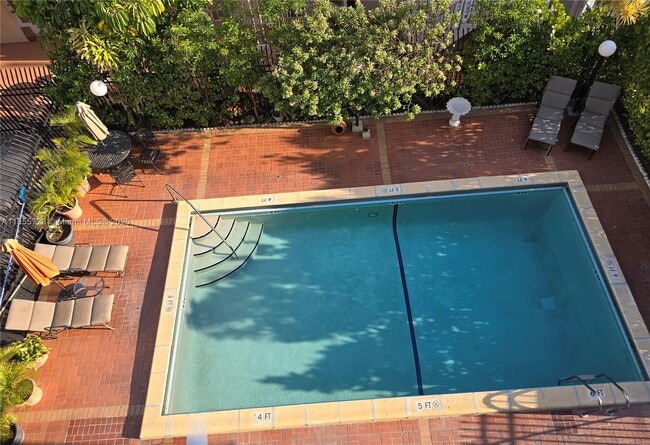 Foto del edificio - 7440 Harding Ave