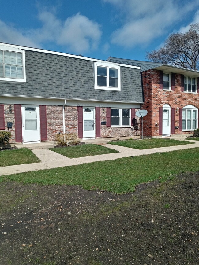 Building Photo - 918 Miller Ave