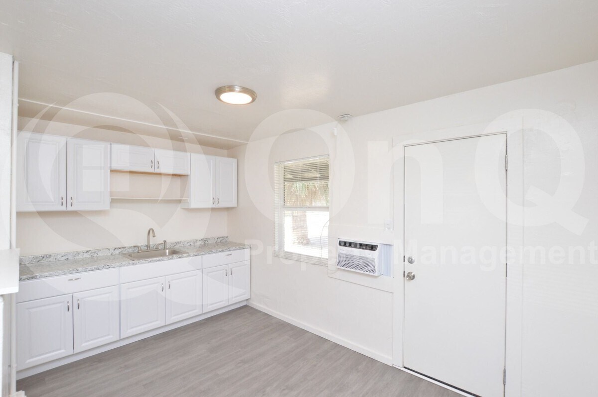 Photo - 7040 NW Grand Avenue