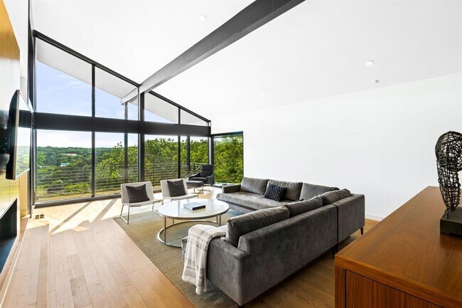 Foto del edificio - 911 Redbud Trail