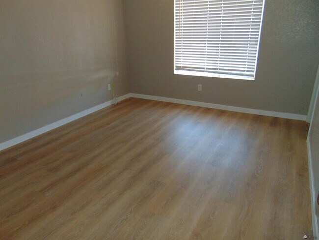 Foto del edificio - 11382 E 25th St