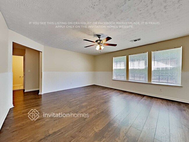 Building Photo - 320 Red Maple Way