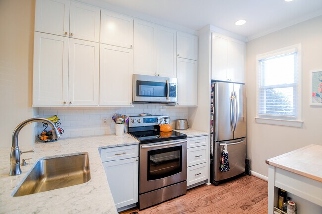 Building Photo - 2719 Dilworth Heights Ln