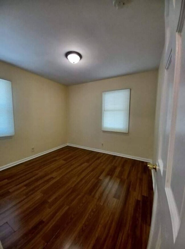 Foto del edificio - 1233 Benton St