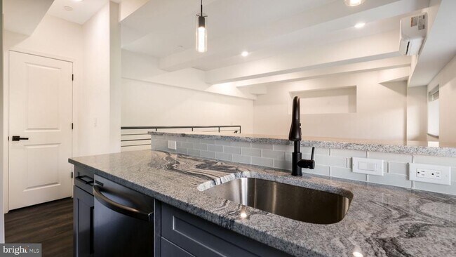 Foto del edificio - 1825 Callowhill St