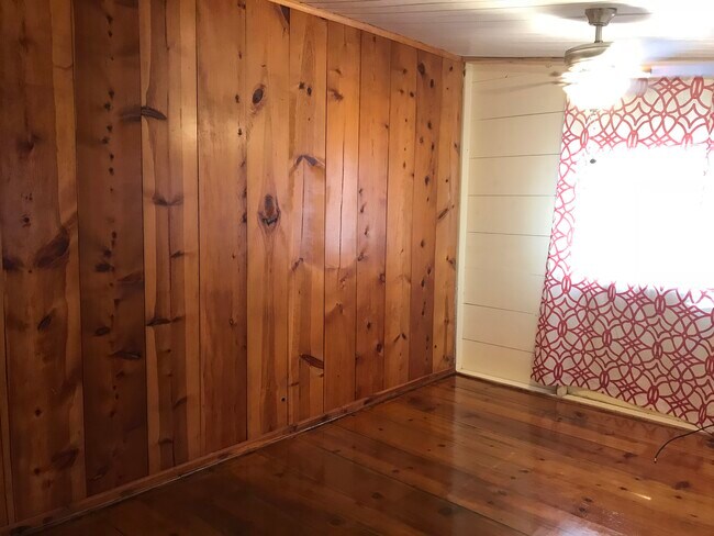 Foto del edificio - 1407 W Church St