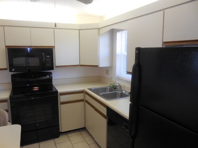 Foto del edificio - 7405 Bay Island Dr S