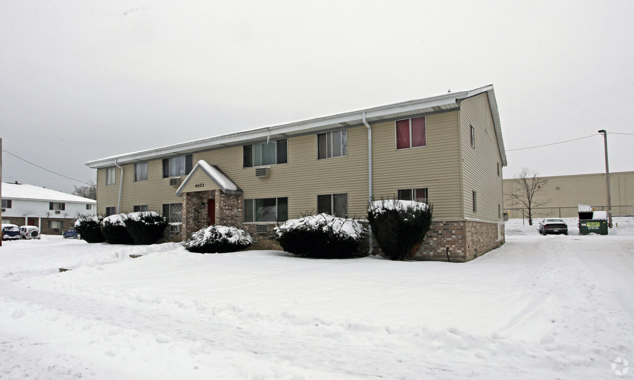 Primary Photo - 4023-4209 50th St