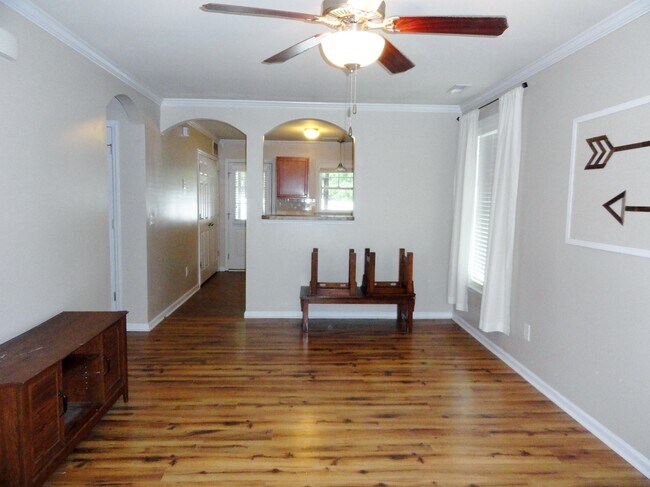 Foto del edificio - End Unit with Lots of Upgrades!