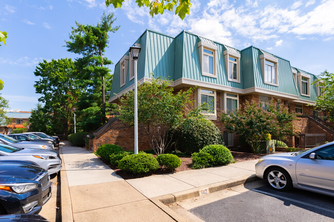 Building Photo - 1667 S Hayes St