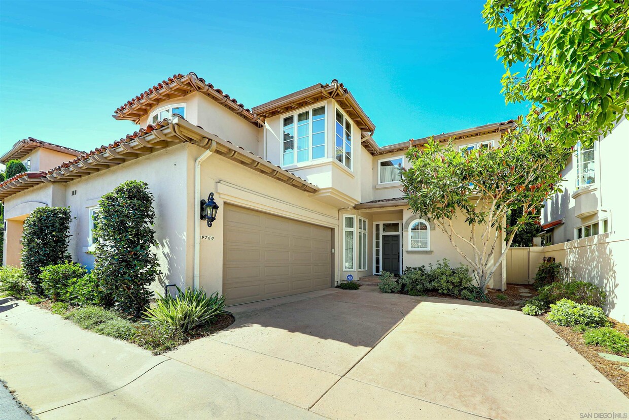 Foto principal - 9760 Claiborne Square