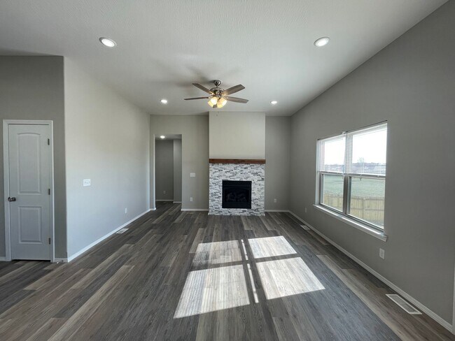 Foto del edificio - 216 Hickory Hills