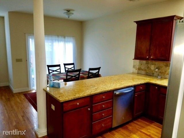 Building Photo - 3 br, 2.5 bath House - 96 6th Avenue