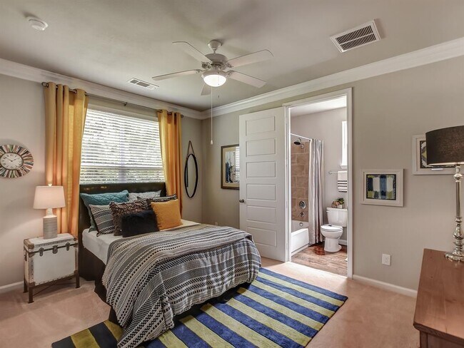 Foto del edificio - 2443 Farm to Market Rd 1488