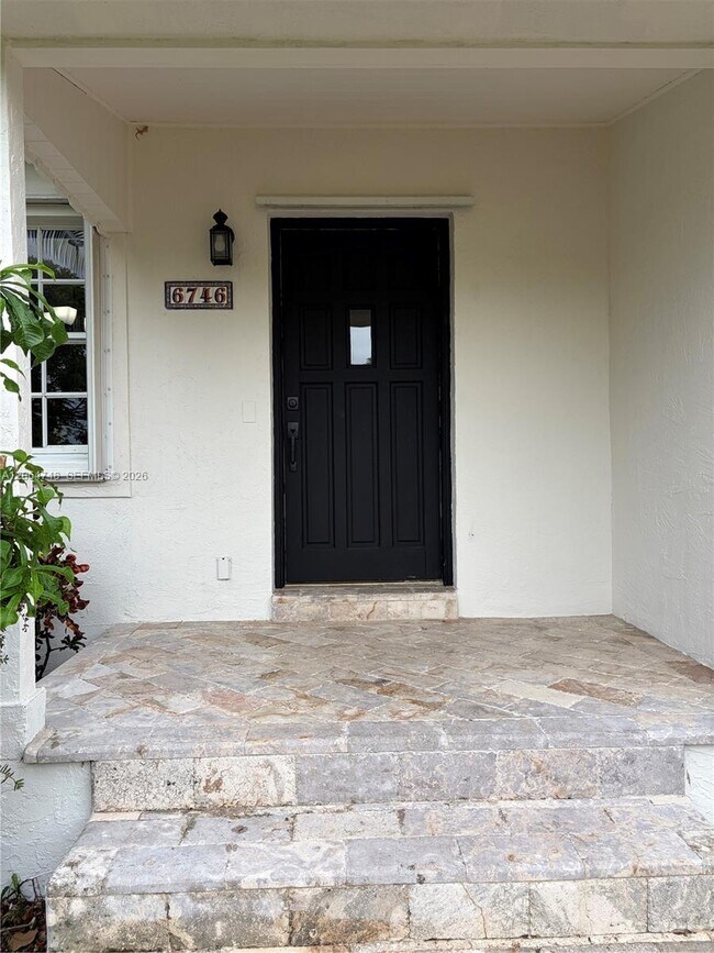 Foto del edificio - 6746 SW 32nd Terrace