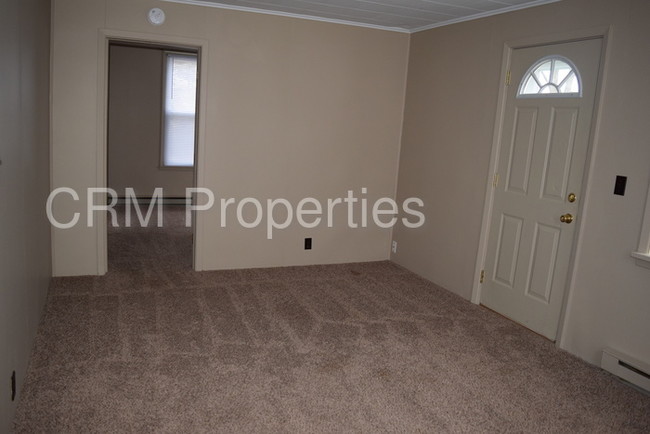 Building Photo - 419 N Howard Greentown