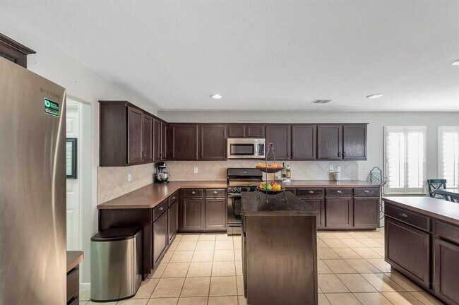 Foto del edificio - 24514 Cobble Canyon Ln