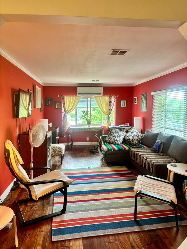 Building Photo - 444 N El Camino Real