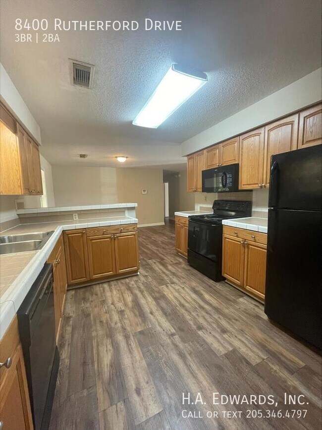 Building Photo - 8400 Rutherford Dr