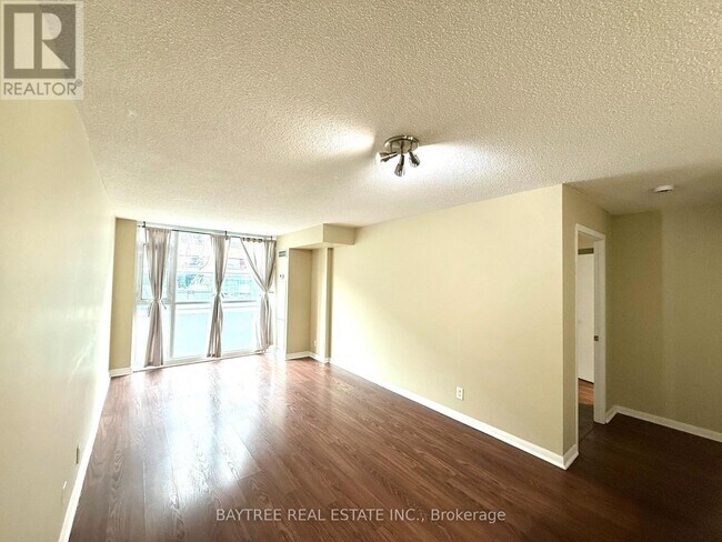 Building Photo - 96 St Patrick St