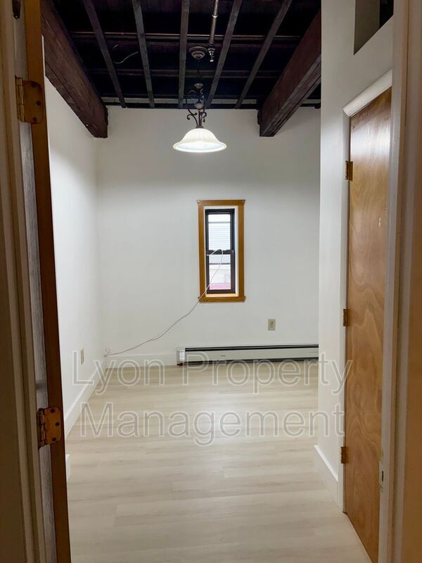 Building Photo - 50 Hedley Ave