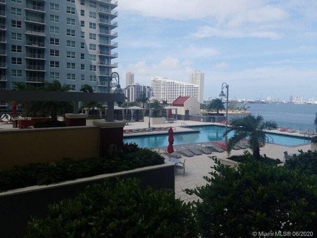 Building Photo - 1155 Brickell Bay Dr