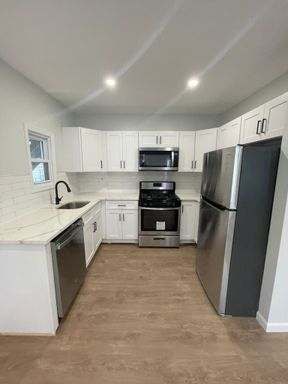 Primary Photo - 42 E 19th St